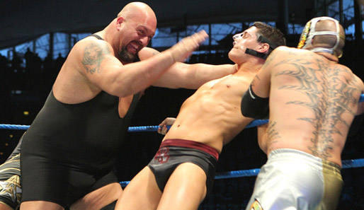 The Big Show (l.) und Cody Rhodes standen bei der WrestleMania Revenge Tour zusammen im Ring