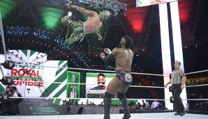 Im zweiten Match des Abends war WWE Cruiserweight Champion Cedric Alexander gegen Kalisto gefordert. Gegen den fliegenden Maskenmann hatte der Champ so seine Probleme. Den Gürtel konnte er dennoch verteidigen.