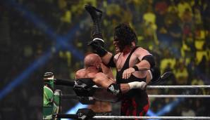 Main Event: Kane (r.) drängt Triple H in die Ecke - der Beginn des Legenden-Matches.