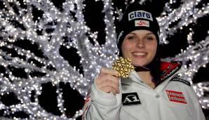 Und läutete - unterstützt von ihrem Freund, dem Snowboarder Manuel Veith - prompt ein wahres Erfolgs-Quinquennium ein. Mit 21 Jahren wurde sie 2011 in Garmisch quasi aus dem Nichts Kombi-Weltmeisterin, der erste Weltcupsieg folgte im Dezember in Lienz.