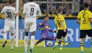 Marco Reus erzielte den Siegtreffer für den BVB durch die Beine von Gladbach-Keeper Sommer.