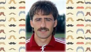 Jörg Dittwar spielte in den späten 80ern, frühen 90ern für den 1. FC Nürnberg. Wer so aussieht, muss natürlich ein beinharter Verteidiger sein.