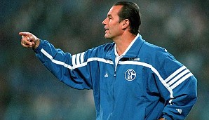 Unter Huub Stevens gewann Schalke 04 1997 den UEFA-Cup und 2001 sowie 2002 den DFB-Pokal. 2002 wechselte er zu Hertha BSC