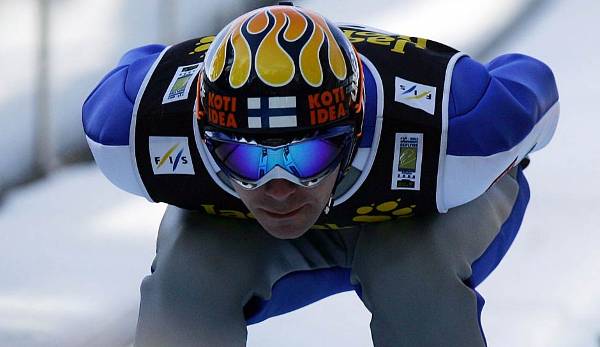 2007/2008: Janne Ahonen (Finnland). Er holte sich als erster Skispringer den fünften Gesamtsieg. Erstmals wurden zwei Springen in Bischofshofen ausgetragen, Innsbruck (zu viel Wind) fiel aus