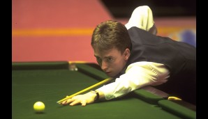 1997 wurde Hendry erstmals in einem Finale bezwungen. Strahlender Sieger: Der Ire Ken Doherty, der mit 18-12 gewann und der Übermacht von der Insel trotzen konnte