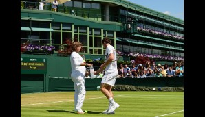 Was machte eigentlich Volksheld Andy Murray vor seinem Auftritt gegen Federer? Natürlich mit Amelie Mauresmo trainieren! Die konnte vor dem wichtigen Match keine ruhige Kugel schieben