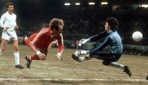 1. FC Kaiserslautern - Real Madrid (Viertelfinale, UEFA Cup 1982): 5:0 (Hinspiel: 1:3) - Zwei Tore von Friedhelm Funkel eröffneten den Reigen, drei Real-Platzverweise später versohlten die Roten Teufel dem Weißen Ballett gehörig den Allerwertesten.