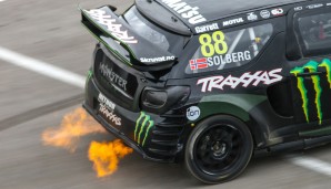 Die Kleinwagen beim Rallycross verbrennen das Benzin mit über 600 PS, Allradantrieb sorgt für die Übertragung der Kraft