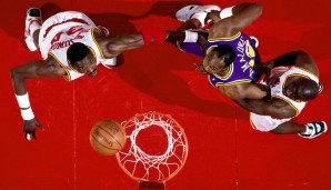1995: Rockets (6) - Jazz (3) 3:2 - Die Rockets hatten zwar Olajuwon und Drexler, waren aber der Underdog gegen die Ultra-Kombo der Jazz, Stockton und Malone. In Spiel 5 lag Houston mit 13 zurück - und zog sich das Ding noch! Am Ende stand der Repeat