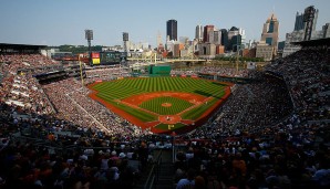 PNC Park in Pittsburgh: Egal wen man fragt, PNC Park ist einer der schönsten Ballparks in der MLB. Besonders der Background mit der Roberto Clemente Bridge ist sehenswert