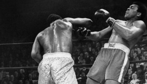 Auf den Philippinen kommt es 1975 zum wohl spektakulärsten Boxkampf aller Zeiten zwischen Joe Frazier und Muhammad Ali. Nach 14 Runden siegt Ali im "Thrilla von Manila"
