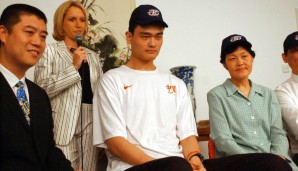 Die Wahl kam nicht überraschend – insofern wurde der damals 21-Jährige in Peking immerhin schon mit der passenden Mütze ausgestattet