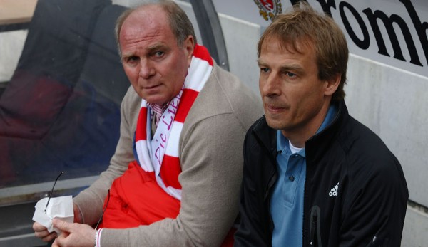 Über Bundestrainer Jürgen Klinsmann, den Hoeneß später zu den Bayern holte, schimpfte er: "Der soll hier herkommen und nicht ständig in Kalifornien rumtanzen und uns hier den Scheiß machen lassen."