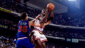 69 Punkte: MICHAEL JORDAN (Chicago Bulls) im März 1990 gegen die Cleveland Cavaliers. Drei weitere 60-Punkte-Spiele (und eins in den Playoffs)