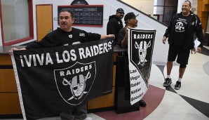 Es ist vollbracht! Die Raiders ziehen tatsächlich nach Las Vegas um und erschließen einen aus NFL-Sicht komplett neuen Markt. So viel sei gesagt: Es ist nicht das erste Mal, dass die Raiders eine Stadt verlassen...