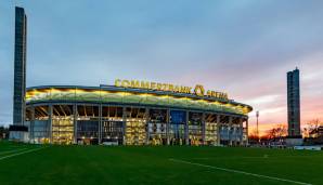 Die Commerzbank-Arena in Frankfurt am Main hat ein Fassungsvermögen von 51.500 Zuschauern. Eintracht Frankfurt kickt hier.