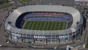 Das Feyenoord-Stadion, auch "De Kuip" genannt, hat Platz für 51.177 Personen und ist die Spielstätte von Feyenoord Rotterdam.