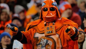 Ebenfalls weit verbreitet: Das Darth-Vader-Kostüm in Vereinsfarben! Häufig bei den Raiders (Trikotfarbe = Schwarz) zu sehen, hat dieser Broncos-Fans keine Kosten und Mühen gescheut