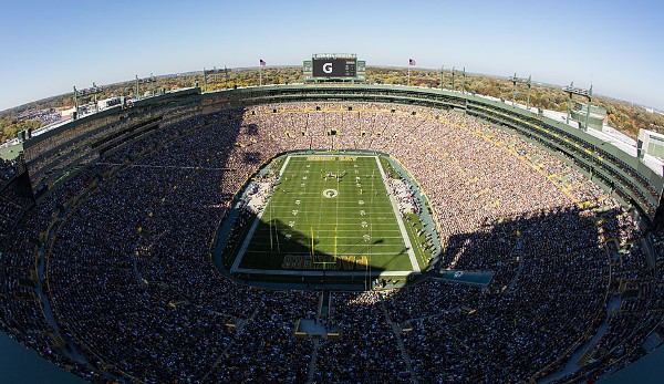 Hier, in der "Frozen Tundra", tragen die Packers vor bis zu 80.735 Zuschauern ihre Heimspiele aus. Eröffnet wurde das Stadion bereits 1957, zwei Renovierungen hielten es auf Stand
