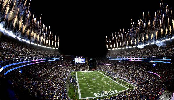 Abo-Division-Sieger New England spielt im Gillette Stadium. 66.829 Fans können hier seit 2002 Tom Brady und Co. bewundern, 325 Millionen Dollar kostete die Arena einst