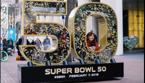 S wie Super Bowl 50: Wo kommt der Name "Super Bowl" eigentlich her? Die Legende besagt, dass Chiefs-Gründer bei der Namensgebung an ein Spielzeug seiner Kinder namens "Super Ball" dachte. "Super Bowl!", rief er - und das Ding war durch