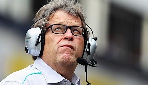 DEZEMBER: Das Formel-1-Jahr endet mit einem Paukenschlag: Mercedes trennt sich vom jahrelangen Teamchef Norbert Haug