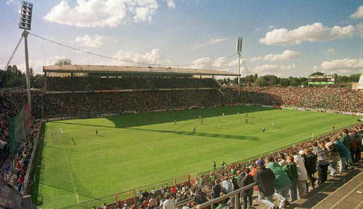 Mittlerweile abgerissen: Der altehrwürdige Bökelberg - heute wird im Borussia Park gespielt