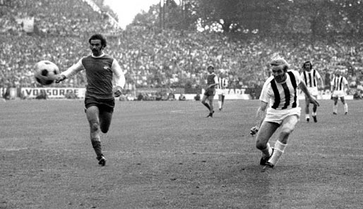 Unvergessen! Günter Netzer wechselt sich im Pokalfinale 1973 gegen Köln selbst ein und erzielt wenig später den Siegtreffer