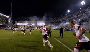 Wenn der argentinische Rekordmeister River Plate beim Erzrivalen Boca Juniors zu Gast ist, brennt das legendäre Stadion "La Bombonera"