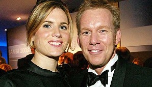 Seit 1996 ist Becker mit dem TV-Moderator Johannes B. Kerner verheiratet. Zusammen hat das Ehepaar vier Kinder