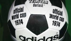 Ja, das ist doch der selbe Ball wie im Vorjahr? Fast. Mir marginalen Unterschieden löste der Telstar Durlast 1974 den Telstar ab.