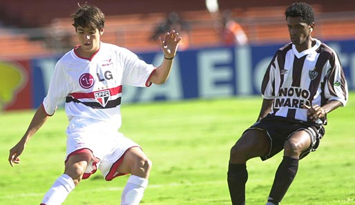 Mit 19 Jahren gibt Kaka (l.) sein Debüt beim FC Sao Paulo. Daten seiner ersten Profisaison: 27 Spiele und zwölf Treffer