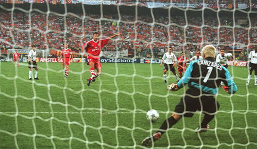 1992 wechselte er zum FC Bayern. 2001 gewann er die Champions League, wenngleich er im Finale einen Elfer verschoss