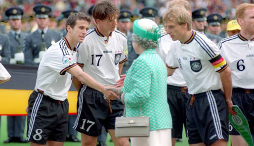 1996 wurde Scholli Europameister, wenngleich er nicht Stammspieler war. Queen Elisabeth II. durfte er trotzdem die Hand schütteln