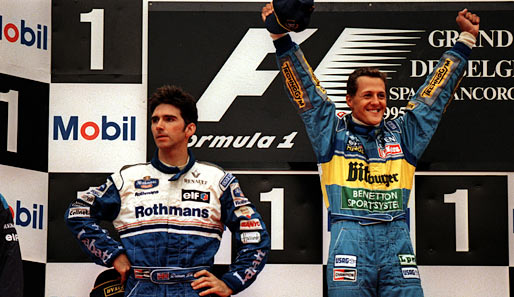 1995: Am Ende schafft Schumacher das Kunststück, von Startplatz 16 aus zu gewinnen. Hill kann seine Niederlage nicht fassen