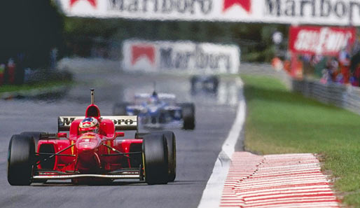 1996: Erlösung nach langer Durststrecke. Schumacher gewinnt im Ferrari zum ersten Mal unter trockenen Bedingungen