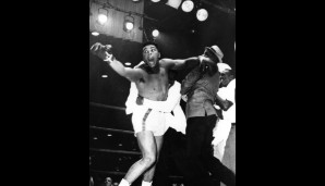 Eines der bekanntesten Bilder: Ali bejubelt seinen Erfolg gegen Sonny Liston