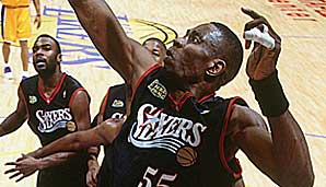2001: Dikembe Mutombo (C, Philadelphia 76ers)