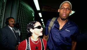 Nebenbei wurde der NBA-Star auch immer wieder in prominenter weiblicher Begleitung gesichtet. So ging er nach einem Spiel gegen die Clippers gemeinsam mit Madonna heim.