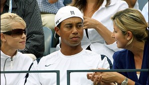 US Open 2006: Während Mirka Tiger Woods und dessen Frau die Fähigkeiten ihres Freundes Rogers erläuterte, nahm der im Finale Andy Roddick auseinander