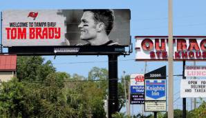 Aufgrund der Corona-Pandemie war eine Vorstellung vor Ort noch nicht möglich, doch Bradys Gesicht findet sich bereits auf vielen Werbebannern in der Region um Tampa.