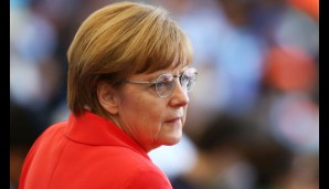 Noch nicht auf dem Weg in die Kabine: Angela Merkel