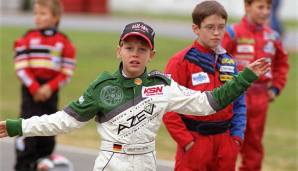 Die Faszination des Motorsports packt Vettel schon als Kind. Mit Dreieinhalb sitzt er das erste Mal in einem Kart, mit sieben Jahren fährt er seine ersten Rennen.
