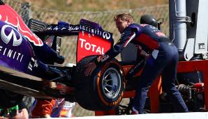 Sportlich läuft es 2014 schlecht. Mit der Einführung der Hybrid-Motoren endet die Erfolgsära von Red Bull. Vor allem Vettel kommt mit der neuen Technik auf keinen grünen Zweig ("Der Sound ist scheiße!"). Auch gegen Teamkollege Ricciardo ist er chancenlos.