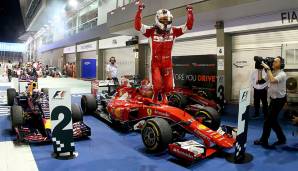 Nach seinem Sieg in Ungarn triumphiert Vettel in Singapur zum dritten Mal mit der Scuderia. Bei dem Nacht-GP holt er auch seine erste Pole für die Italiener.