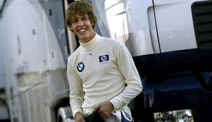 2003 wagt der Blondschopf mit dem breiten Grinsen dann den Sprung in die Monoposto-Serie. In der Formel BMW wird er in seinem Debütjahr Zweiter, 2004 holt er mit sagenhaften 18 Siegen in 20 Rennen den Titel.