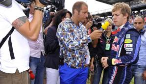 Im Vorfeld des Deutschland-GPs 2010 scheint sich Interviewpartner Sebastian Vettel eher auf Ebels Hemdmuster als auf das anstehende Rennen zu konzentieren. Wer mag es ihm verdenken?