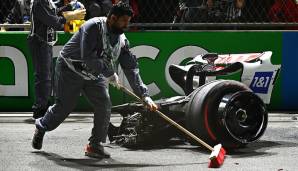 Schumacher war auf dem gefährlichen Stadtkurs mit über 200 km/h in eine Streckenbegrenzung gekracht. Der Bolide war in drei Teile zerfetzt.