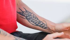 Räikkönen kann sich damit anfreunden. Neben einem großflächigen Tattoo auf dem linken Unterarm, welches er ab 2008 trägt, ist der Schriftzug auch immer wieder auf Helm-Designs des Finnen zu finden.