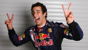 DANIEL RICCIARDO: Der "Honey Badger" steigt zur Saison 2011 für HRT erstmals in ein F1-Cockpit. 2012 darf er dann für Toro Rosso starten, wo man sein Talent erkennt und ihn 2014 als Teamkollegen für Vettel zu Red Bull abgibt.